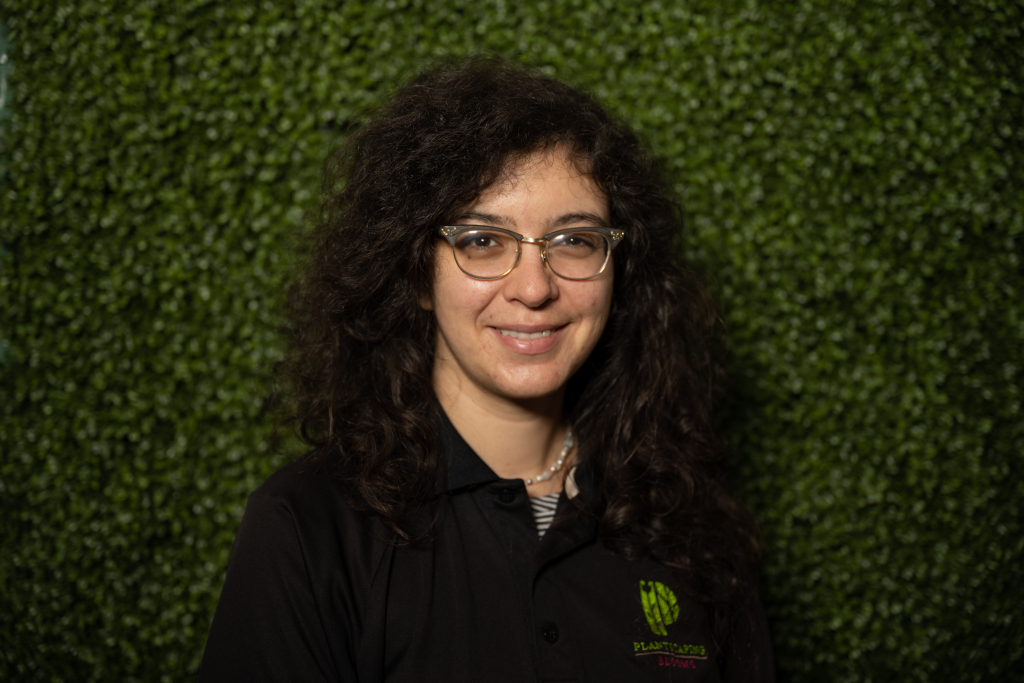 Alina, Plant Care Specialist